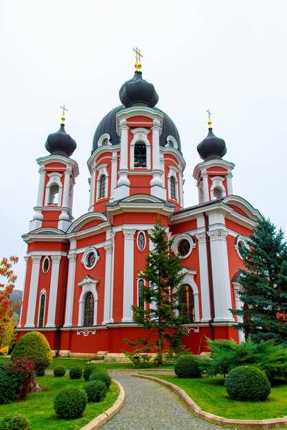 Свято-Введенский Толгский монастырь: историческая сокровищница Ярославля